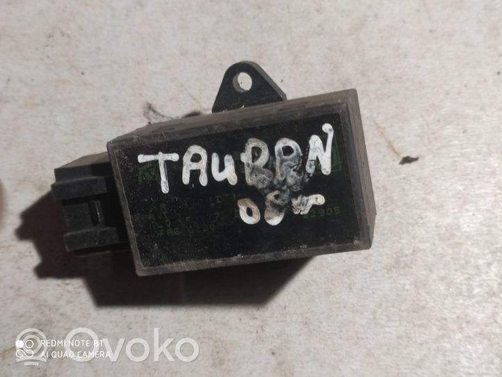 Volkswagen Touran I Seat heating relay 7L0953772D