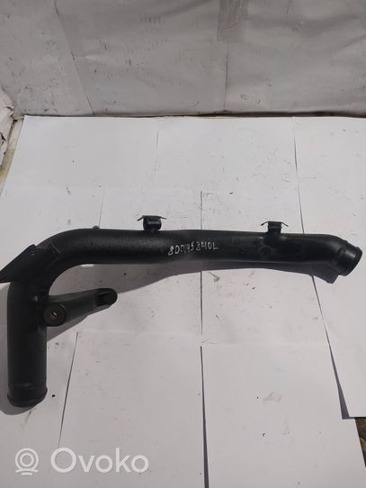 Volkswagen PASSAT B5 Tube d'admission de tuyau de refroidisseur intermédiaire 8D0145840L