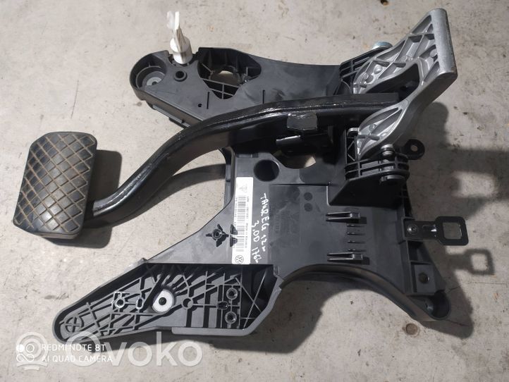 Volkswagen Touareg II Brake pedal 7P0723031AD