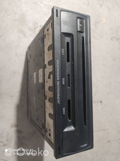 Volkswagen Touareg II Navigation unit CD/DVD player 7P6035670