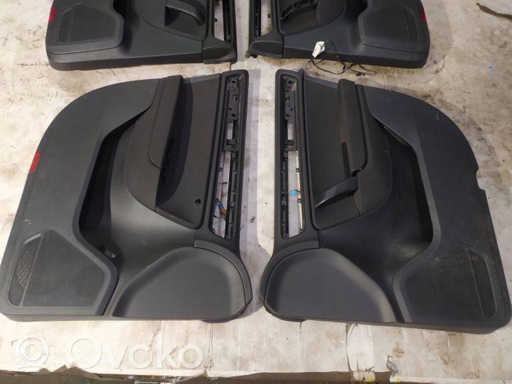 Volkswagen Touareg II Rivestimento del pannello della portiera anteriore 7P1867012