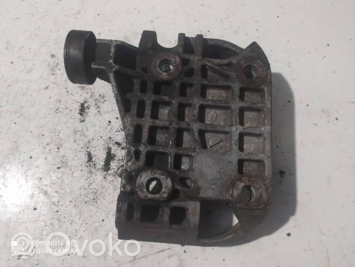 Volkswagen Touareg I Support de générateur / alternateur 059903143P