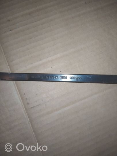 Opel Zafira C Front wiper blade arm 20812593