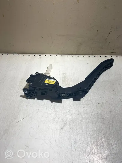 Volkswagen Touareg II Accelerator throttle pedal 7L0723507D