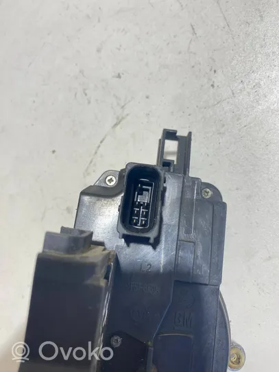 Opel Vectra C Front door lock 24447340