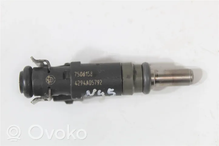 BMW M5 Fuel injector 7506158