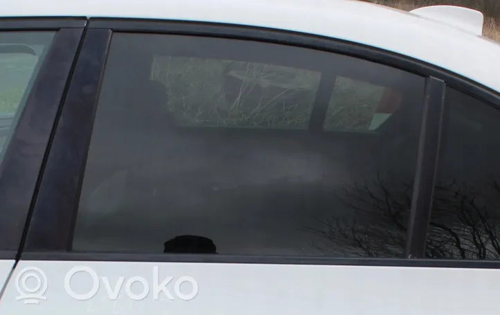 BMW M5 Liukuoven ikkuna/lasi 
