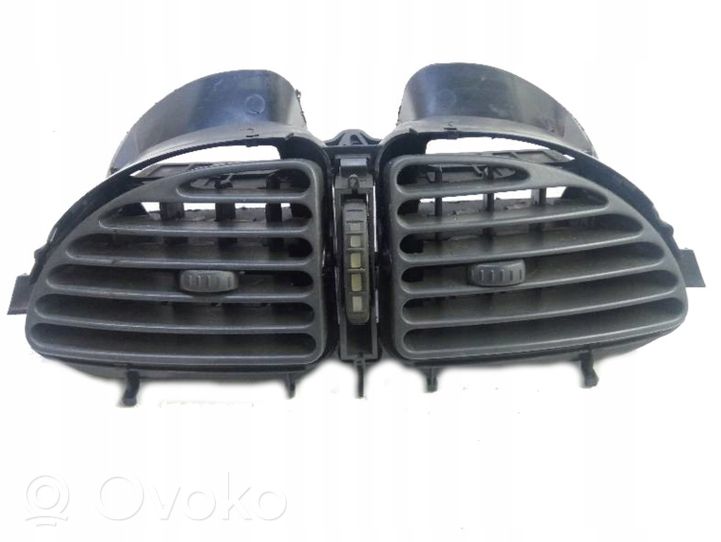 Citroen C5 Kojelaudan tuuletussuuttimen suojalista 963261727A