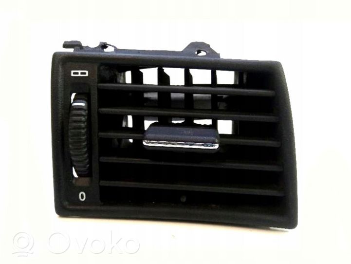 Mercedes-Benz C W203 Copertura griglia di ventilazione cruscotto 2028300854R