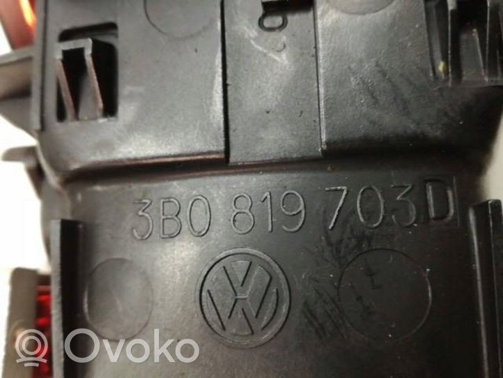 Volkswagen PASSAT B5.5 Kojelaudan tuuletussuuttimen suojalista 3B0819703D