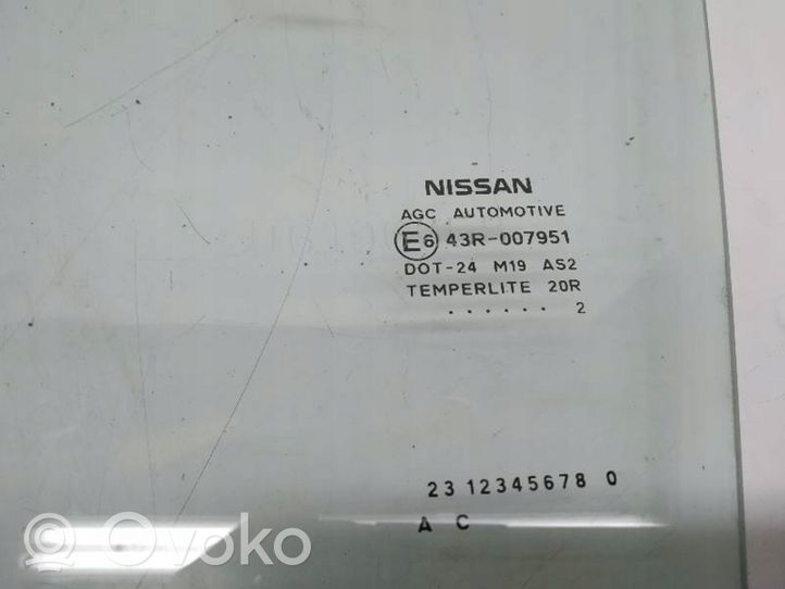 Nissan Juke I F15 Etuoven ikkunalasi, neliovinen malli 