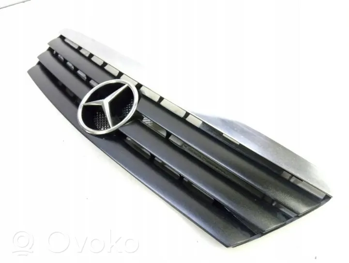 Mercedes-Benz A W168 Grille de calandre avant 