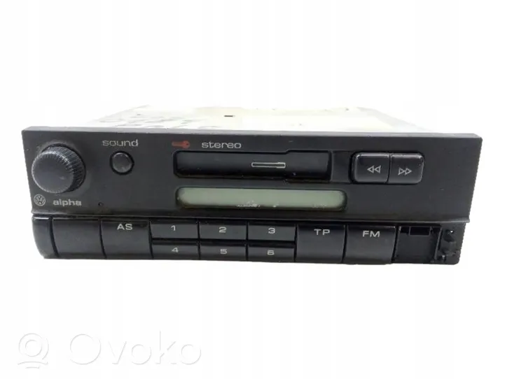 Volkswagen Golf III Radio / CD/DVD atskaņotājs / navigācija 1H0035156