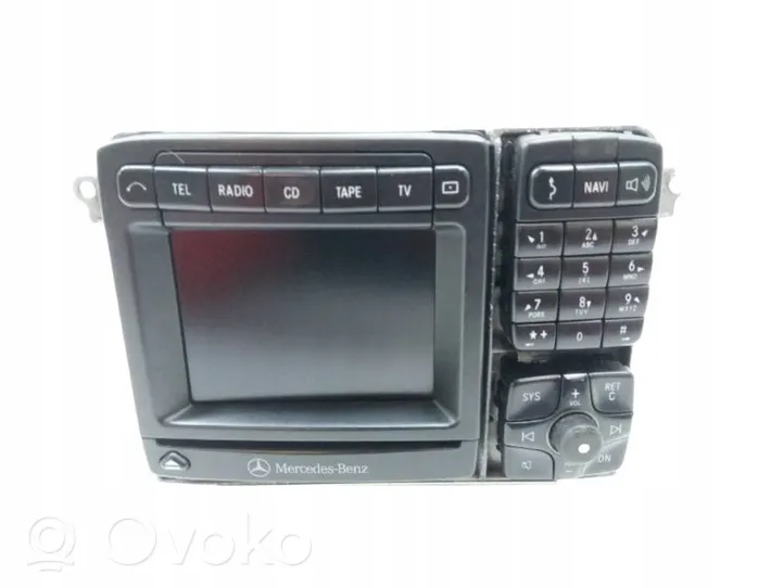 Mercedes-Benz S W220 Radio/CD/DVD/GPS head unit A2208270442