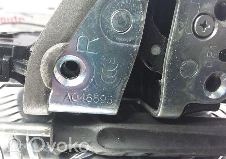 Toyota RAV 4 (XA30) Front door lock 1121917