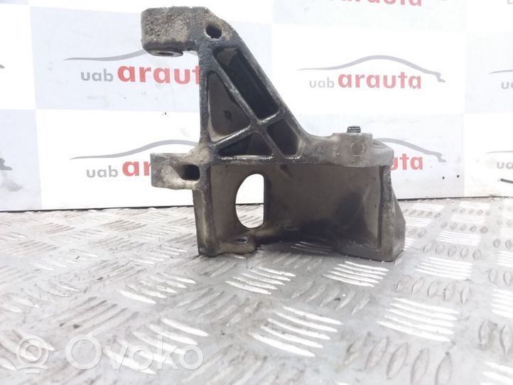 Ford Galaxy Supporto di montaggio della pompa del servosterzo 028145523B