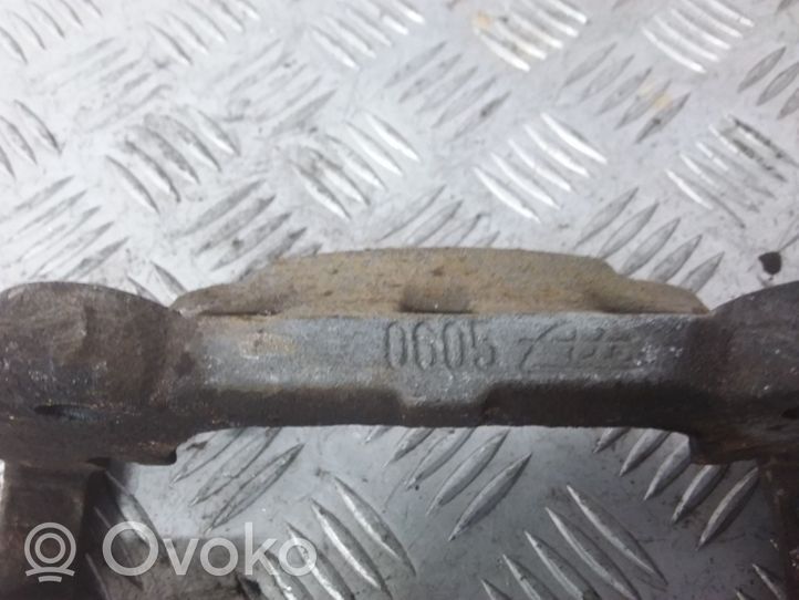 Opel Vectra C Supporto della pinza del freno anteriore 0605