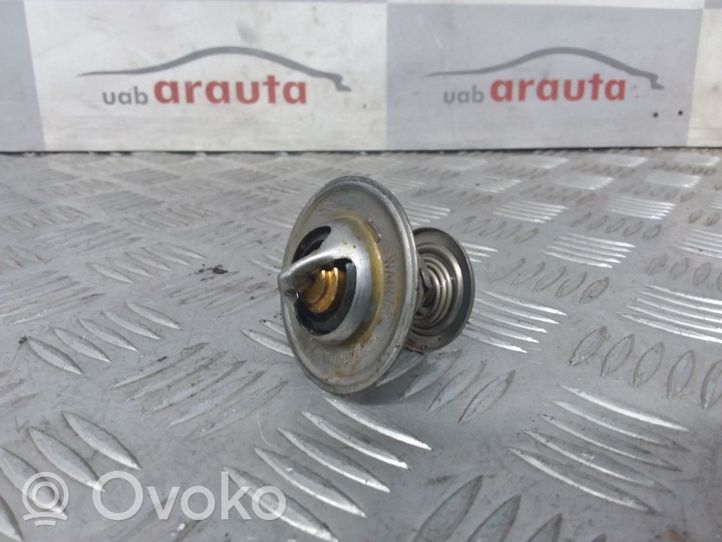 Volkswagen PASSAT B4 Boîtier de thermostat / thermostat 