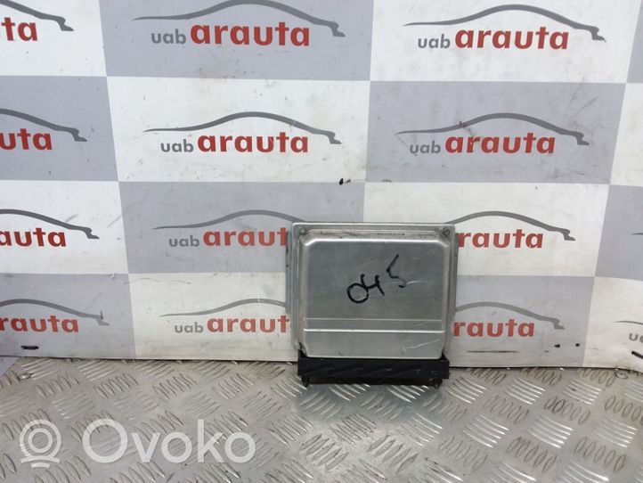 Volvo V70 Sterownik / Moduł ECU 08677708A