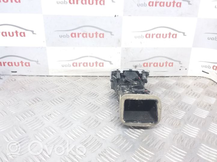 Audi Q3 8U Oro grotelės gale 8U0819203A