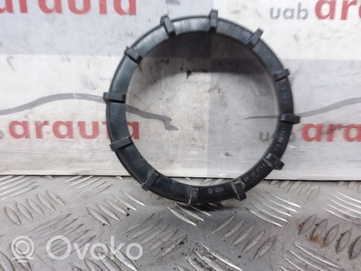 Volkswagen Golf III Anello/dado di bloccaggio della vite della pompa del carburante nel serbatoio 321201375A