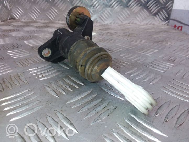 Volkswagen PASSAT B5 Główny cylinder sprzęgła 8E1721401