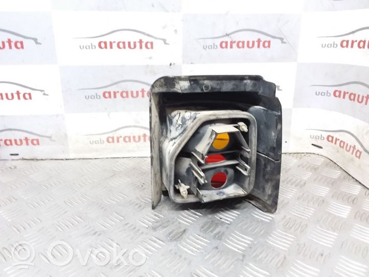 Volkswagen PASSAT B3 Lampa tylna 333945111