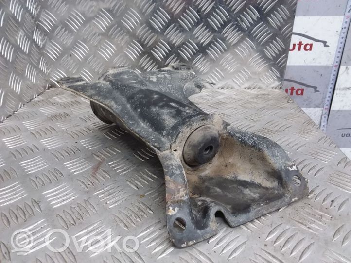 Audi 80 90 S2 B4 Etuiskunvaimentimen kannake 8A0512342C