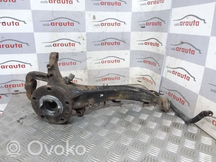 Volkswagen Touareg I Front wheel hub spindle knuckle 7L0407258A