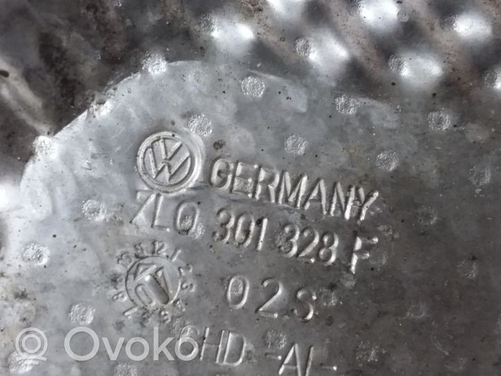 Volkswagen Touareg I Osłona termiczna komory silnika 7L0301328F