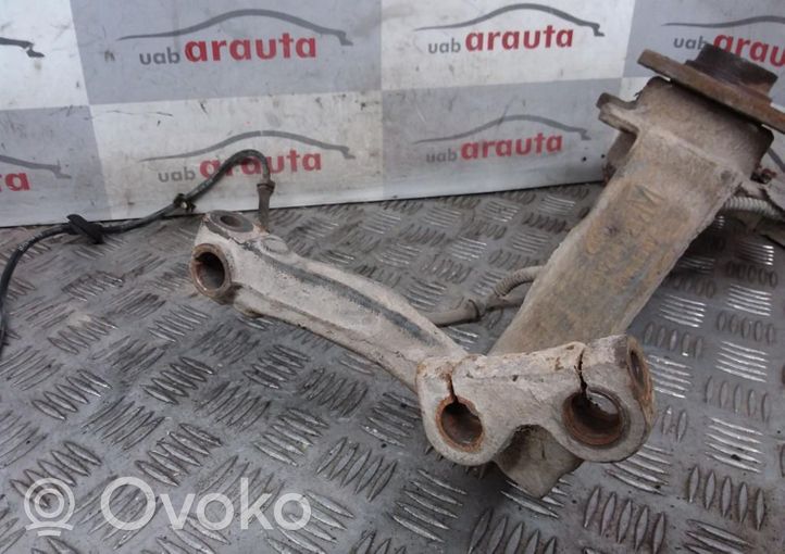 Audi A4 S4 B5 8D Fuso a snodo con mozzo ruota anteriore 8D0407257M