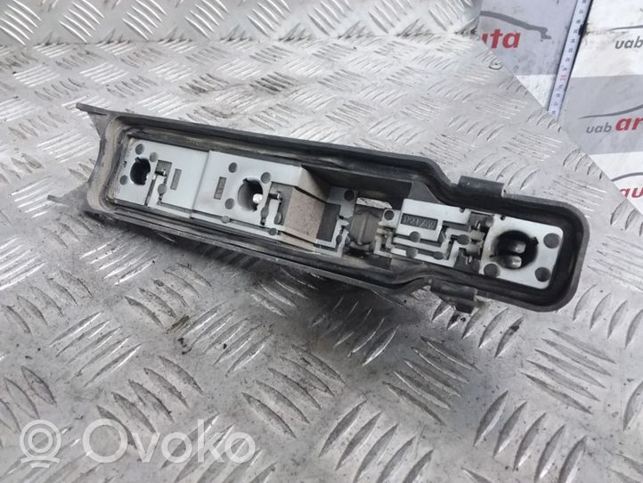 Ford Focus Parte del faro posteriore XS4X13N004EC