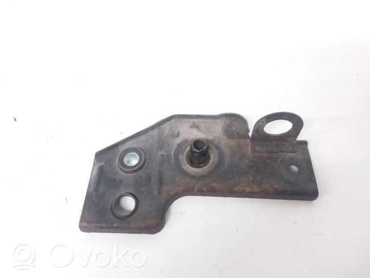 Toyota Avensis T270 Radiator mount bracket 