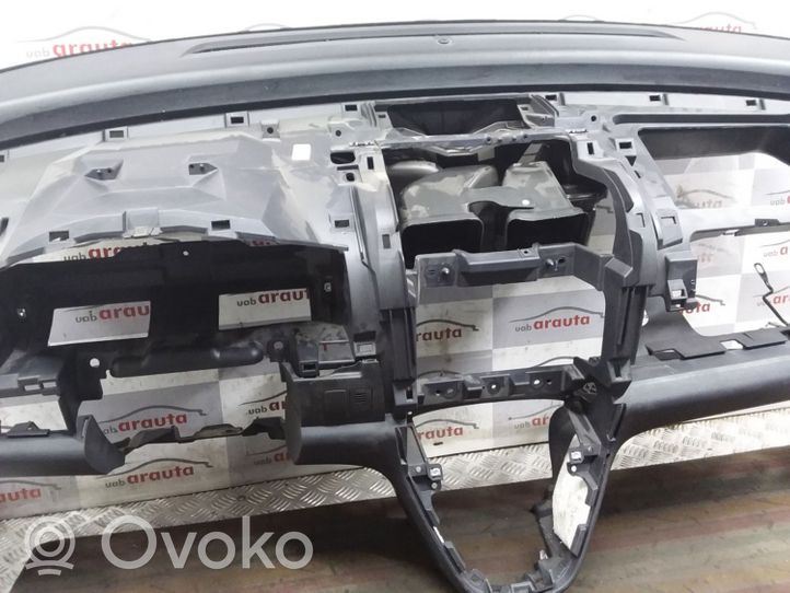 Honda CR-V Deska rozdzielcza 7710ASWAG000NH642L