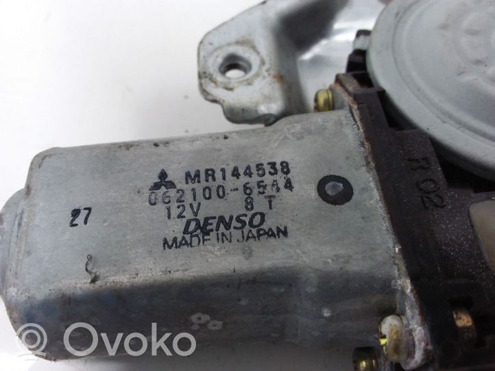 Mitsubishi Pajero Sport I Elektryczny podnośnik szyby drzwi tylnych MR144538