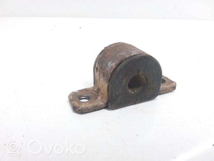 Volkswagen PASSAT B5 Stabilizatora stieņa bukse / turētājs 8D0511327D