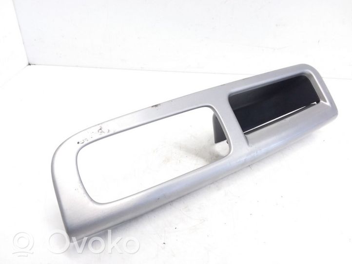 Volvo C30 Rivestimento della maniglia interna per portiera anteriore 8663815