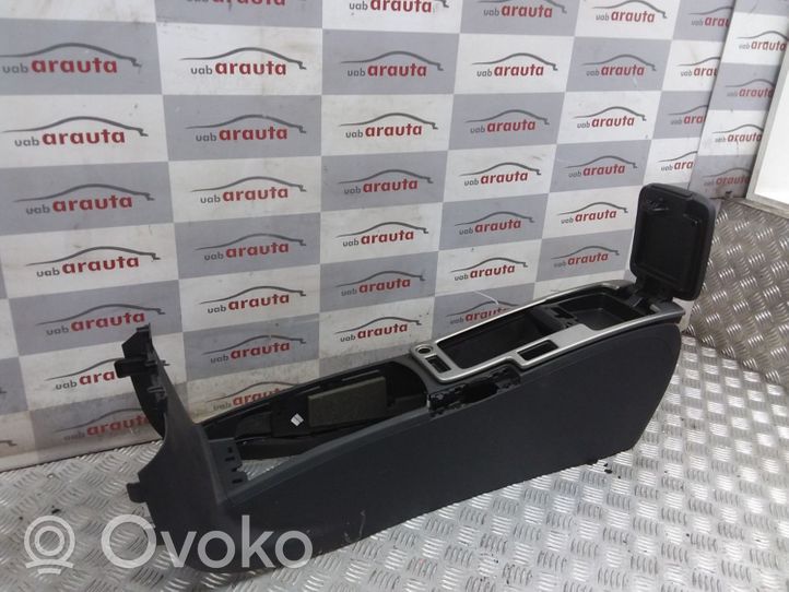 Volvo C30 Center console 1373510