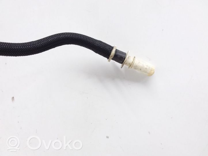 Volvo C30 Fuel line pipe 