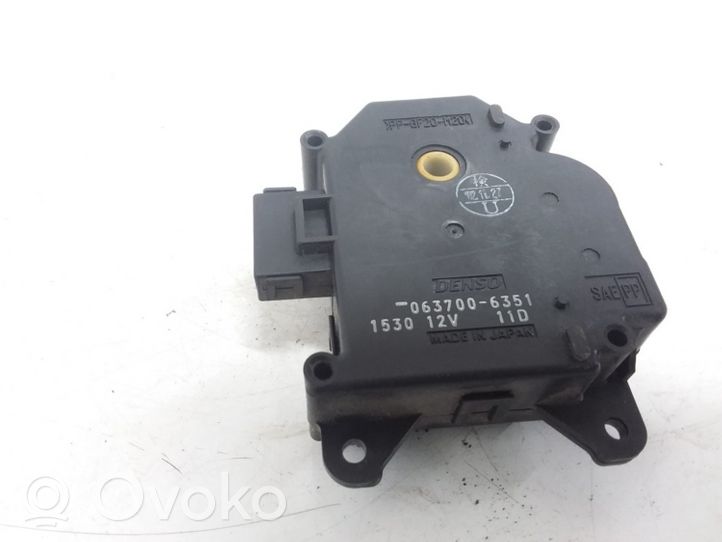 Mazda MPV Motor/activador trampilla de calefacción 0637006351