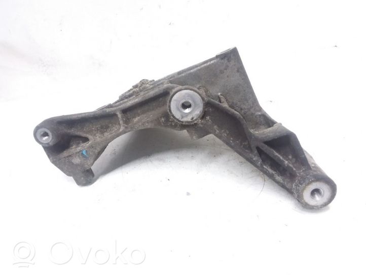 Opel Astra G Staffa di montaggio del compressore dell’A/C 24459840