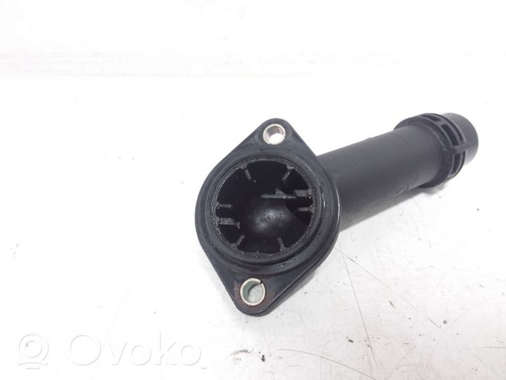 Volkswagen PASSAT B5.5 Termostat / Obudowa termostatu 06B121121