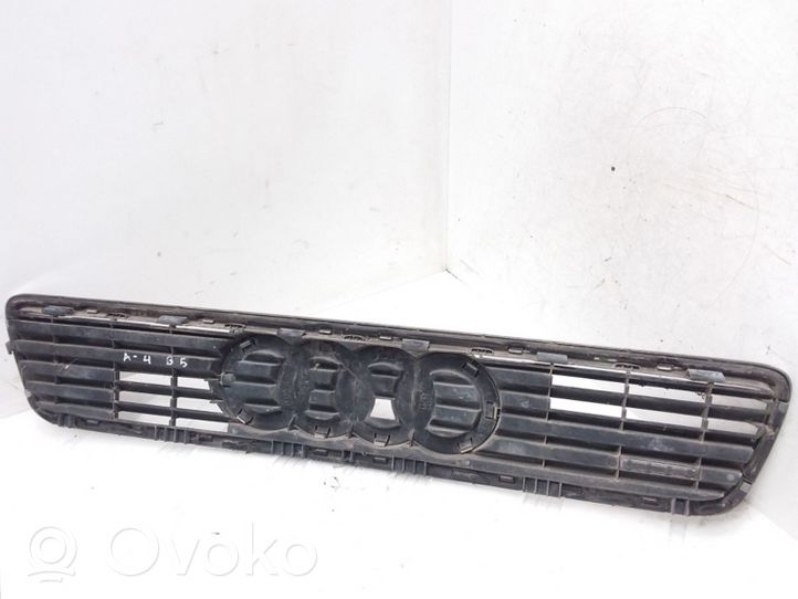 Audi A4 S4 B5 8D Передняя решётка 8D0853651D