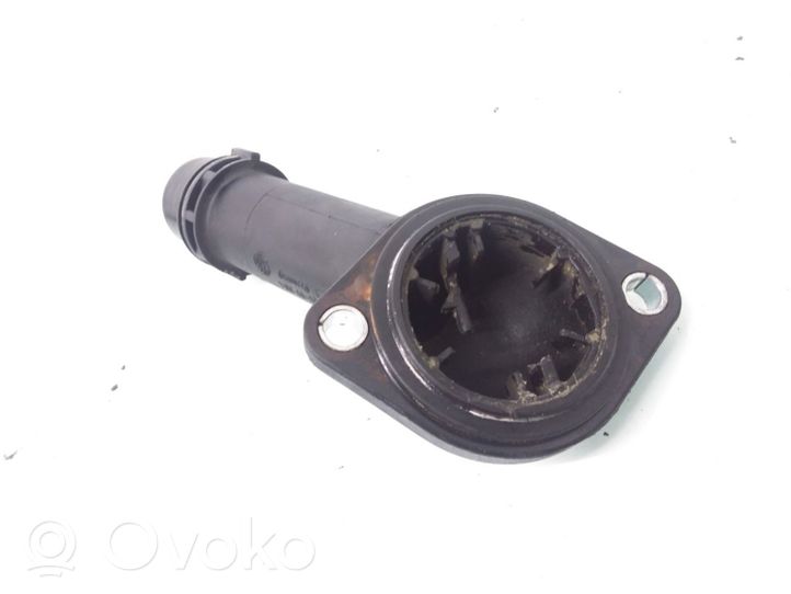 Volkswagen PASSAT B5.5 Thermostat/thermostat housing 06B121121