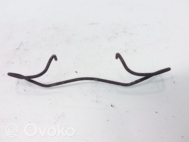 Volkswagen PASSAT B5.5 Front brake pad spring 