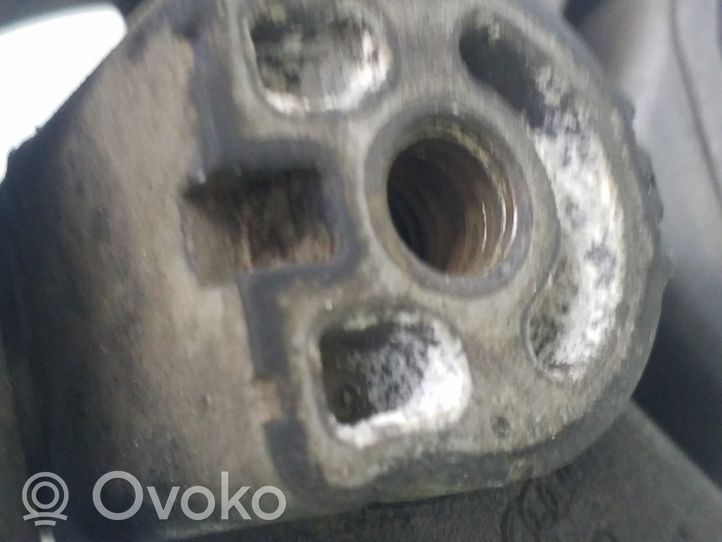 Audi A4 S4 B5 8D Mocowanie / Uchwyt skrzyni biegów 8D0399151H