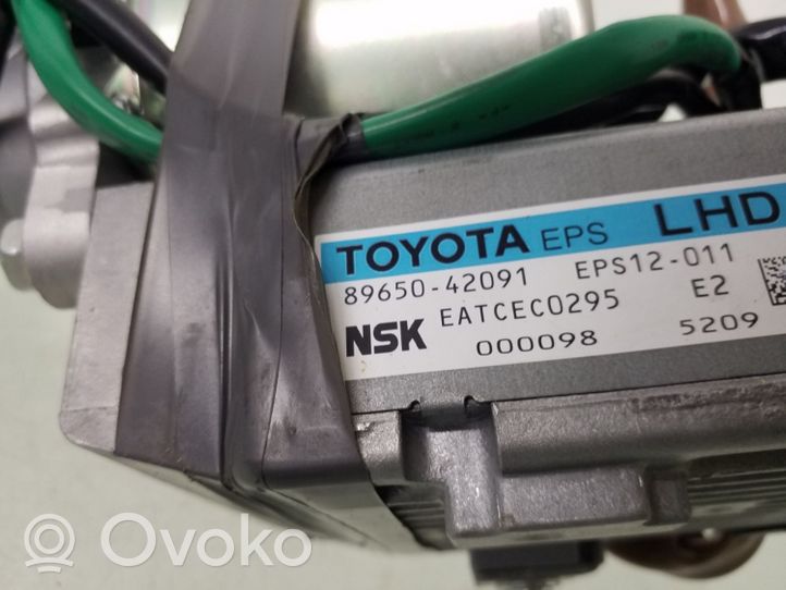 Toyota RAV 4 (XA40) Pompa wspomaganie układu kierowniczego 8965042091