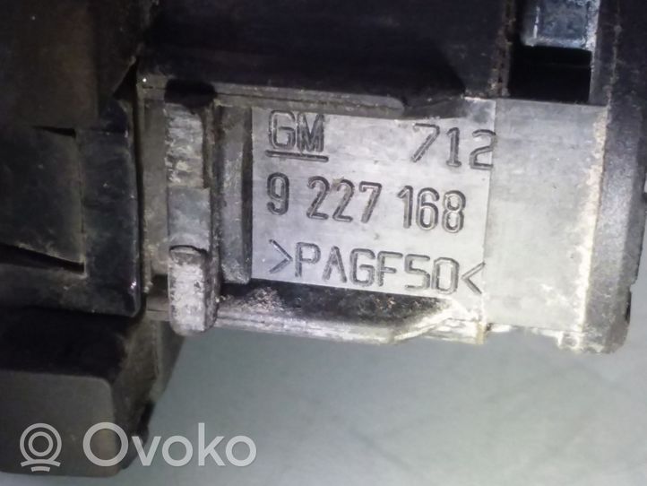 Opel Signum Osłona klamki drzwi przednich 9227168