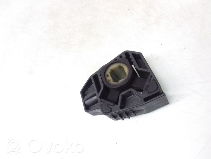 Volkswagen Polo IV 9N3 Radiator mount bracket 6Q0121367A