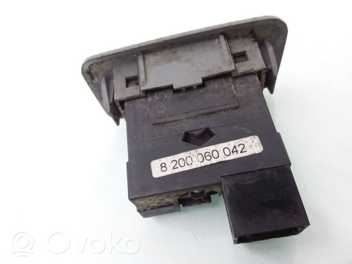 Opel Movano A Interruptor de control de altura del faro delantero 8200060042